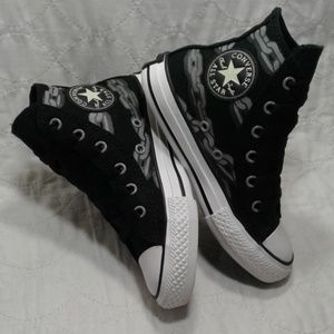 CONVERSE hi top new glow in the dark sz 12 youth
